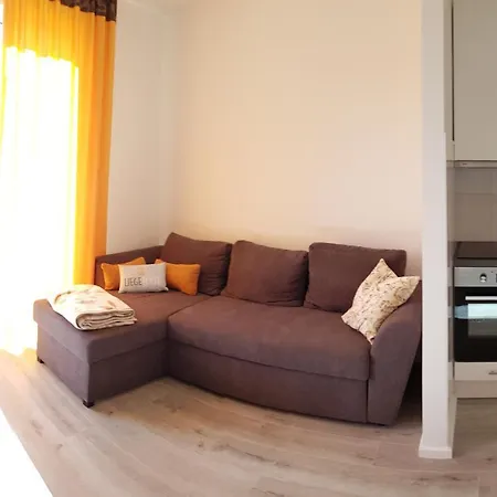 In Mit Balkon Apartment Birkenwerder